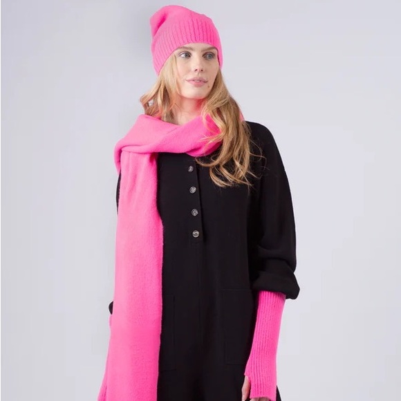 Lyla & luxe hot pink scarf and hat - Picture 1 of 6